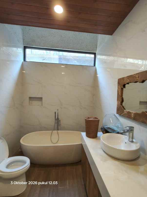 dijual villa kemenuh sukawati bali