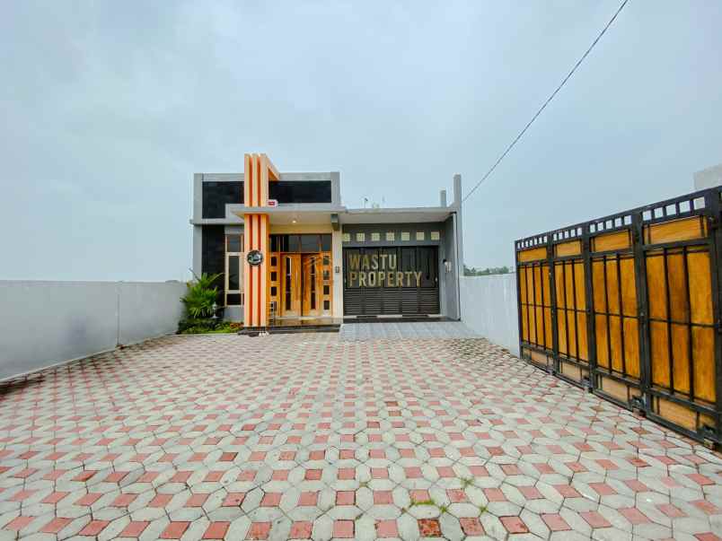 dijual villa tamanmartani kec kalasan