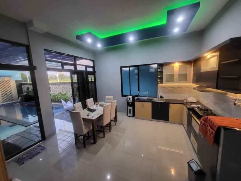 dijual villa tamanmartani kec kalasan