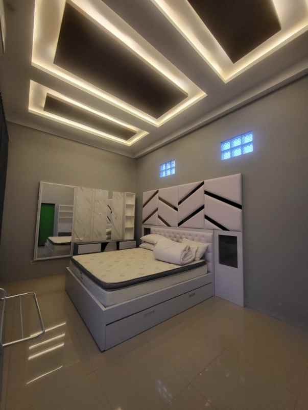 dijual villa tamanmartani kec kalasan