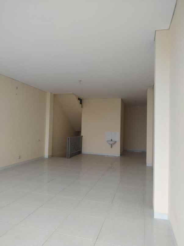 disewakan ruko gudang kantor jalan raya menganti wiyung