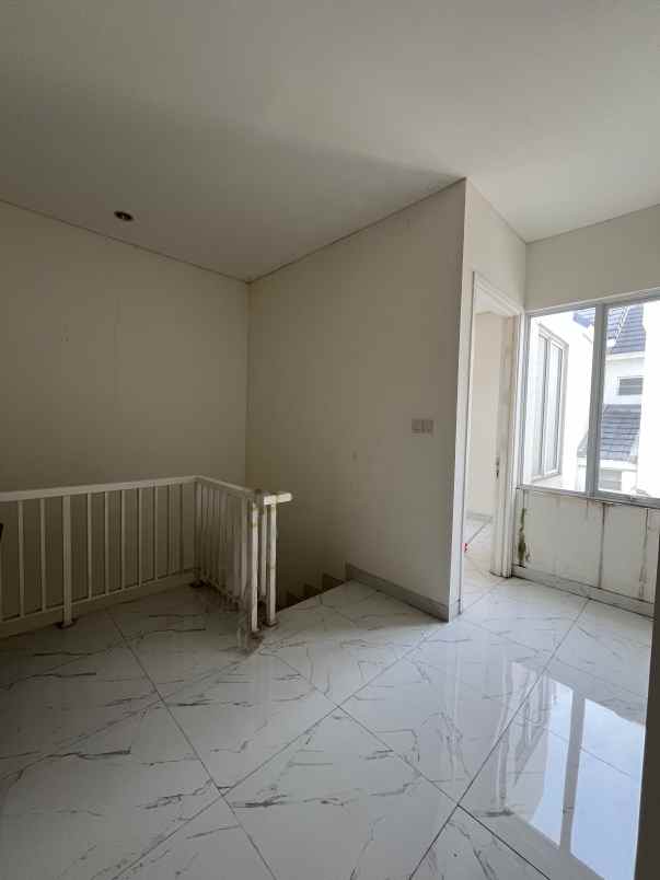 disewakan rumah cluster regalia lavon cikupa tangerang