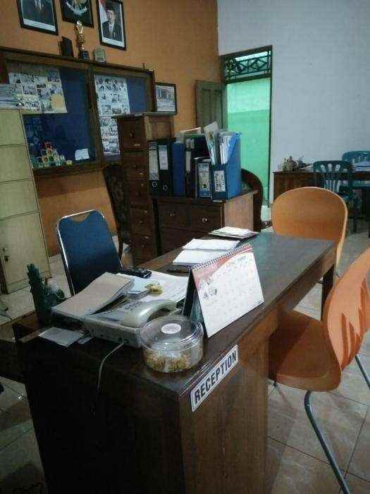 disewakan rumah jl dr angka karangjengkol