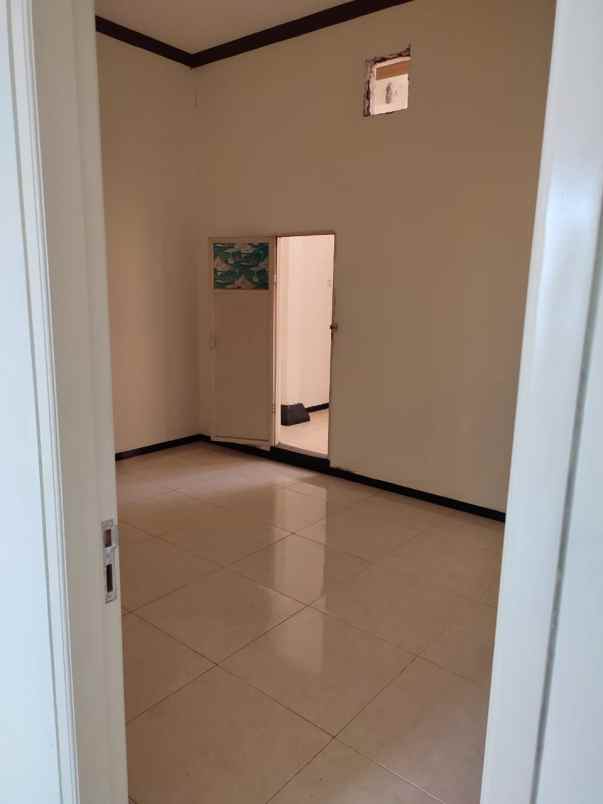 disewakan rumah klampis