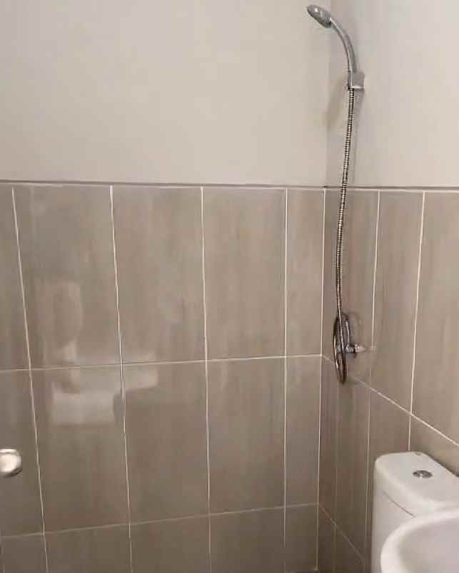 disewakan rumah paramount petals