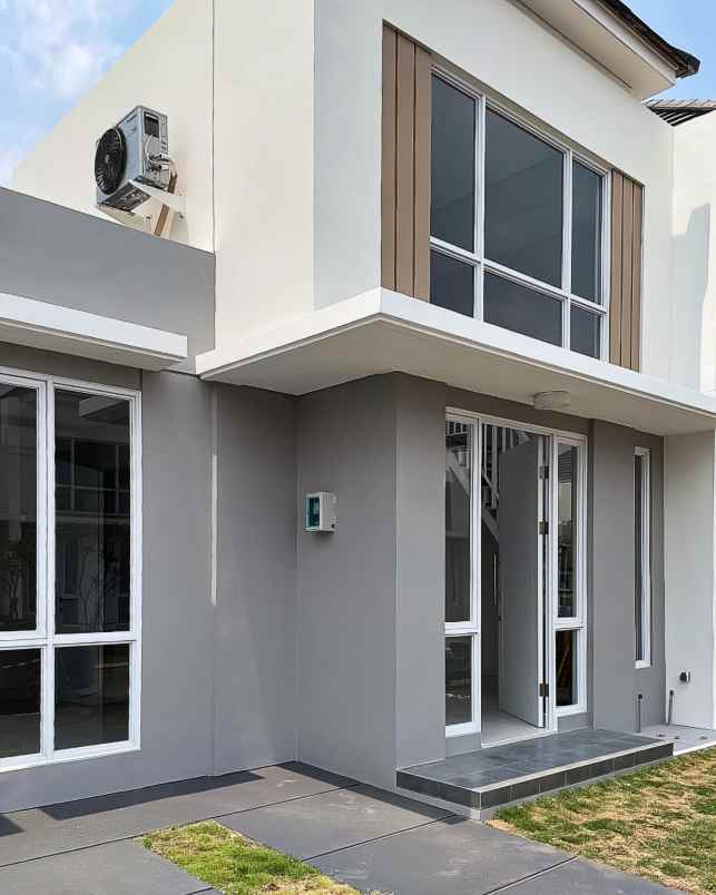 disewakan rumah paramount petals