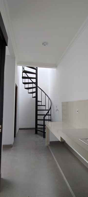 disewakan rumah pik2 villa pasir putih brand new