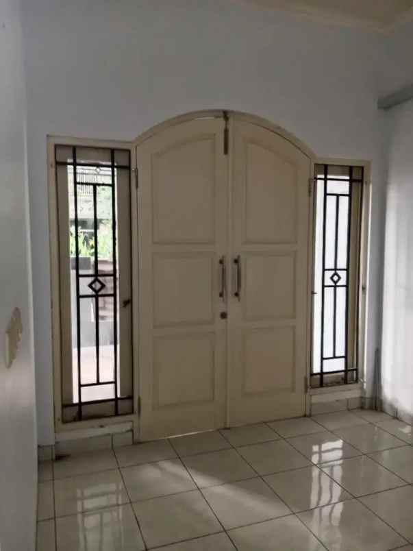 disewakan rumah pisangan ciputat