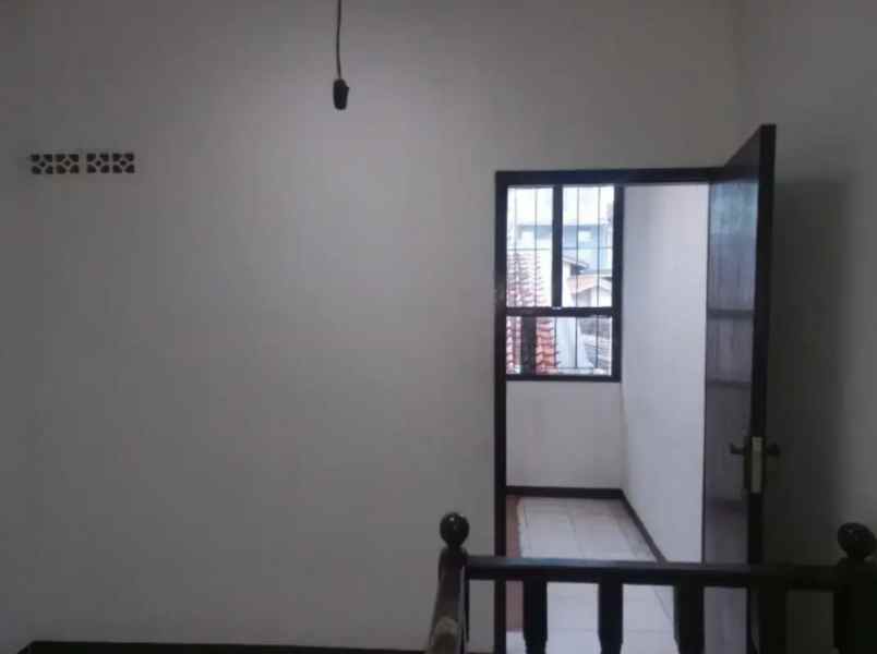 disewakan rumah strategis sarijadi bandung