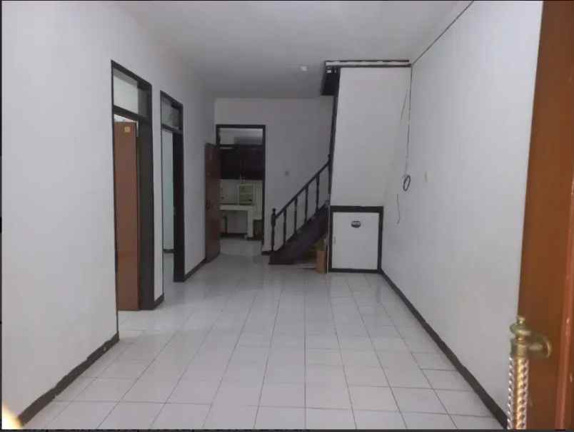 disewakan rumah strategis sarijadi bandung