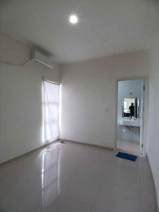 disewakan rumah suvarna sutera cluster