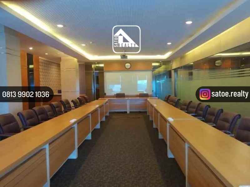 gedung kantor komersial 4 lantai di gondangdia menteng