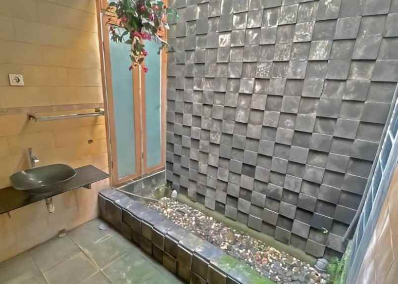 harga turun dijuwal rumah 2 lt tengah kota