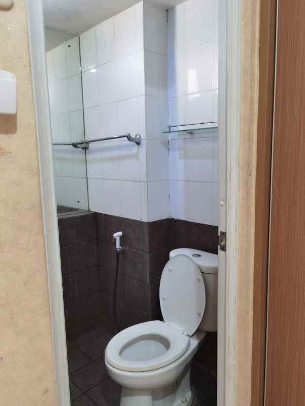 hunian studio di lantai 29 green pramuka city