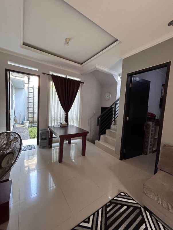 jual rumah bagus lingkungan asri di pisangan ciputat