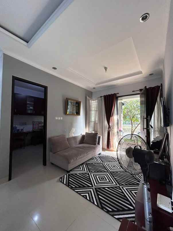 jual rumah bagus lingkungan asri di pisangan ciputat