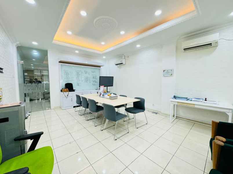 rukan strategis 4 lantai crown palace furnished