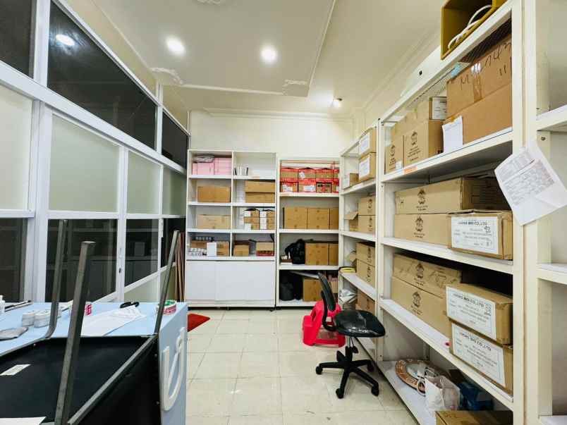 rukan strategis 4 lantai crown palace furnished