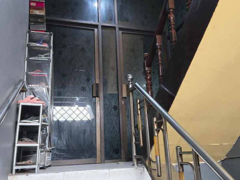 ruko 3 lantai raya manukan lor surabaya barat