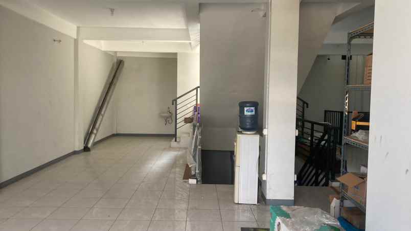 ruko jalan raya laban 3 lantai