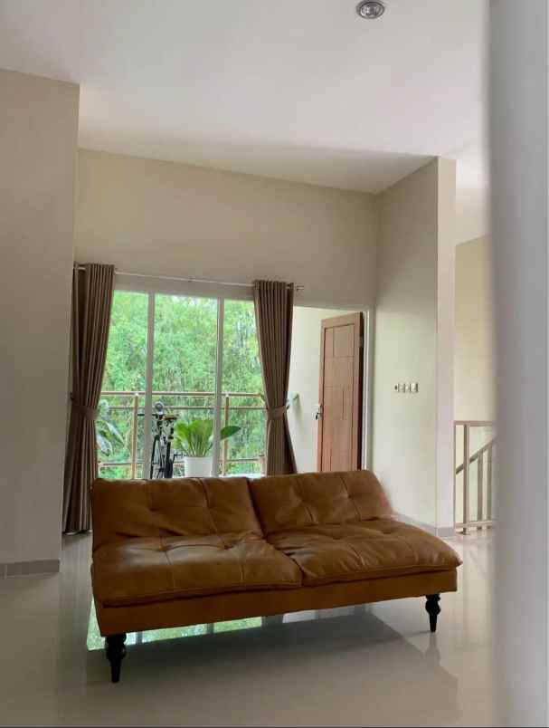 rukost full penghuni dan full furnished strategis