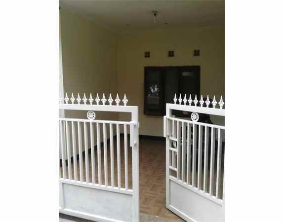 rumah 2 5 lantai murah siap huni disayap cihanjuang