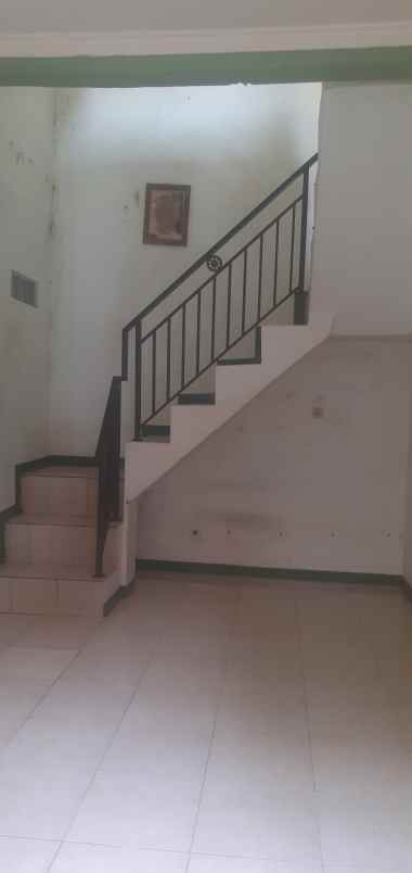 rumah 2 5 lantai murah siap huni disayap cihanjuang