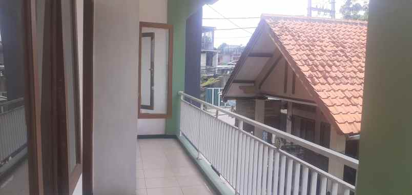 rumah 2 5 lantai murah siap huni disayap cihanjuang