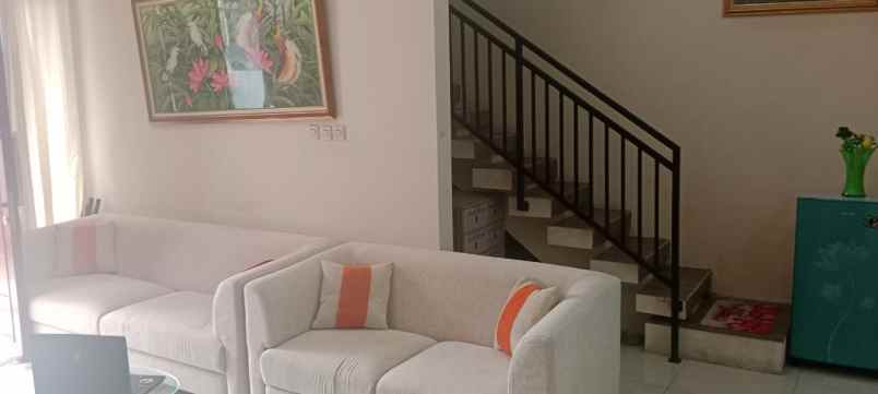 rumah 2 lantai di bintaro tangerang selatan