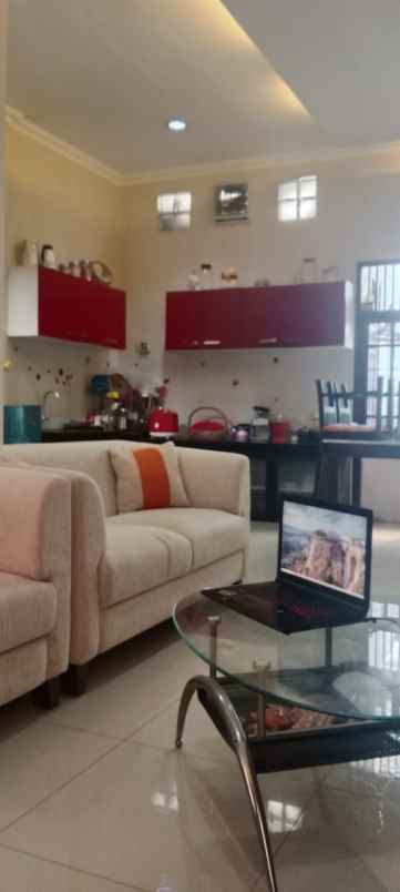 rumah 2 lantai di bintaro tangerang selatan