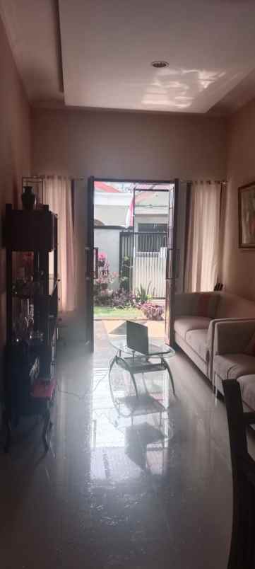 rumah 2 lantai di bintaro tangerang selatan