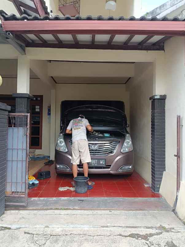 rumah 2 lantai di karonsih ngaliyan semarang