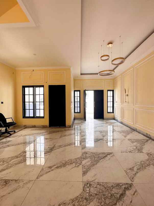 rumah 2 lantai rooftop dekat tol cimanggis depok