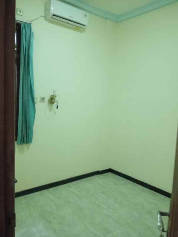 rumah 2 lantai siap huni puri anjasmoro semarang barat
