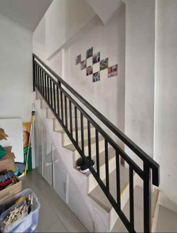 rumah 2lt dalam perumahan kawasan ciherang tapos depok