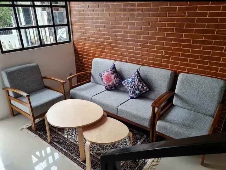 rumah 2lt dalam perumahan kawasan ciherang tapos depok