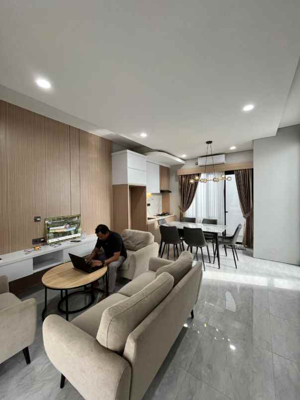 rumah 3 lantai limo grogol depok