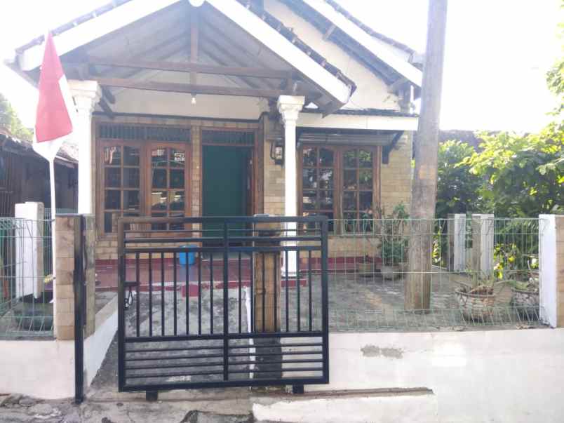 rumah bagus sejuk 10 menit ke kampus uksw salatiga