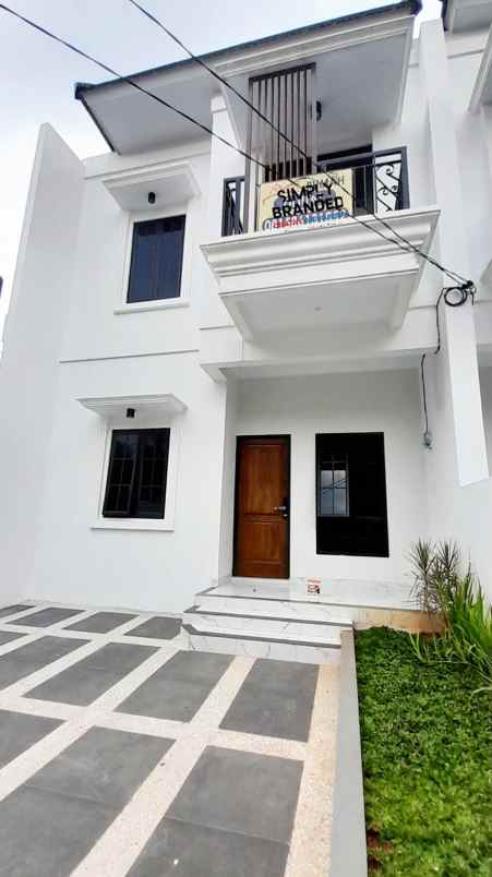 rumah baru 2 lanatai di kalisari jakarta timur