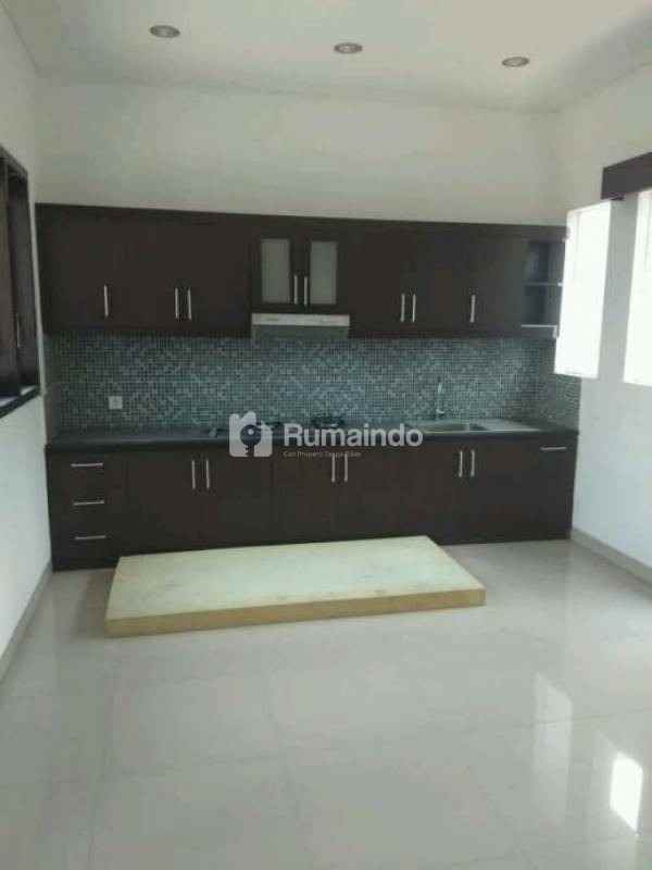 rumah cantik 3 bedroom dekat kerobokan badung bali
