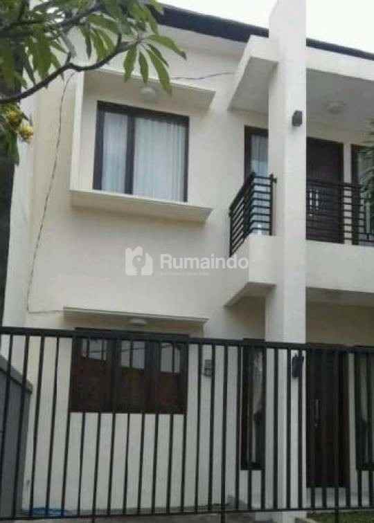 rumah cantik 3 bedroom dekat kerobokan badung bali