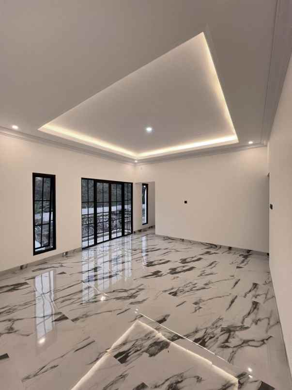 rumah cantik di jagakarsa dekat sta