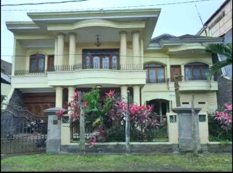 rumah cantik di komplek batununggal indah bandung