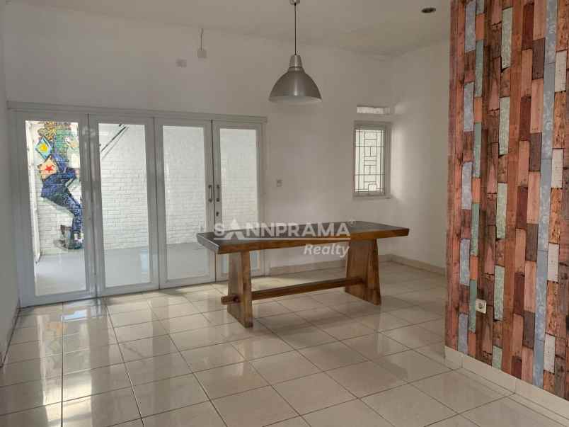 rumah cantik di sukmajaya depok