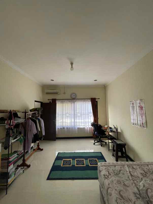 rumah dalam townhouse posisi hook di pasar rebo jaktim