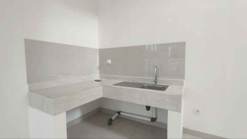 rumah dijual di podomoro park land