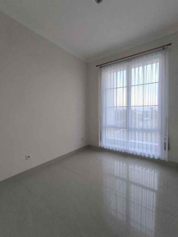 rumah dijual di podomoro park land