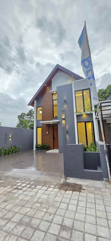 rumah dijual type mezanine di jl kaliurang km 10 jogja