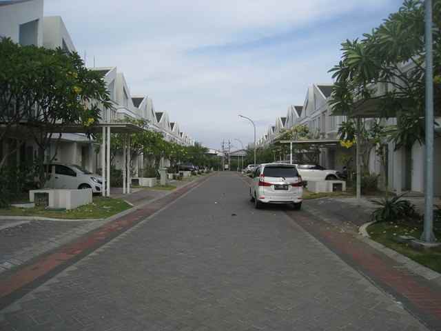 rumah grand pakuwon boulevard