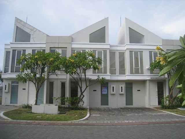 rumah grand pakuwon boulevard